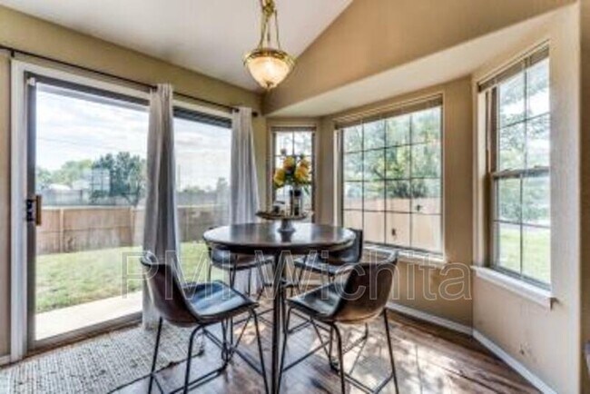 Foto del edificio - 1300 N Glancey St