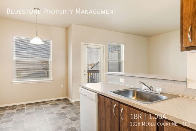 Building Photo - 1326 Mcgee Ct NE