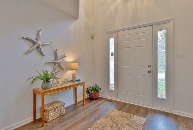 Foto del edificio - 3-Bedroom Home in Hillcrest Farms on Corne...