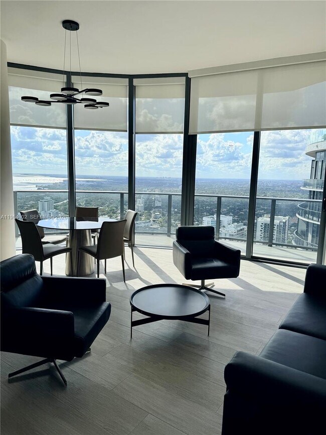 Foto del edificio - 45 SW 9th St