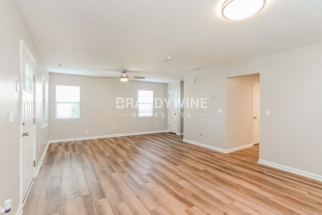 Foto del edificio - $1864– With our move-in promotion, it’s li...