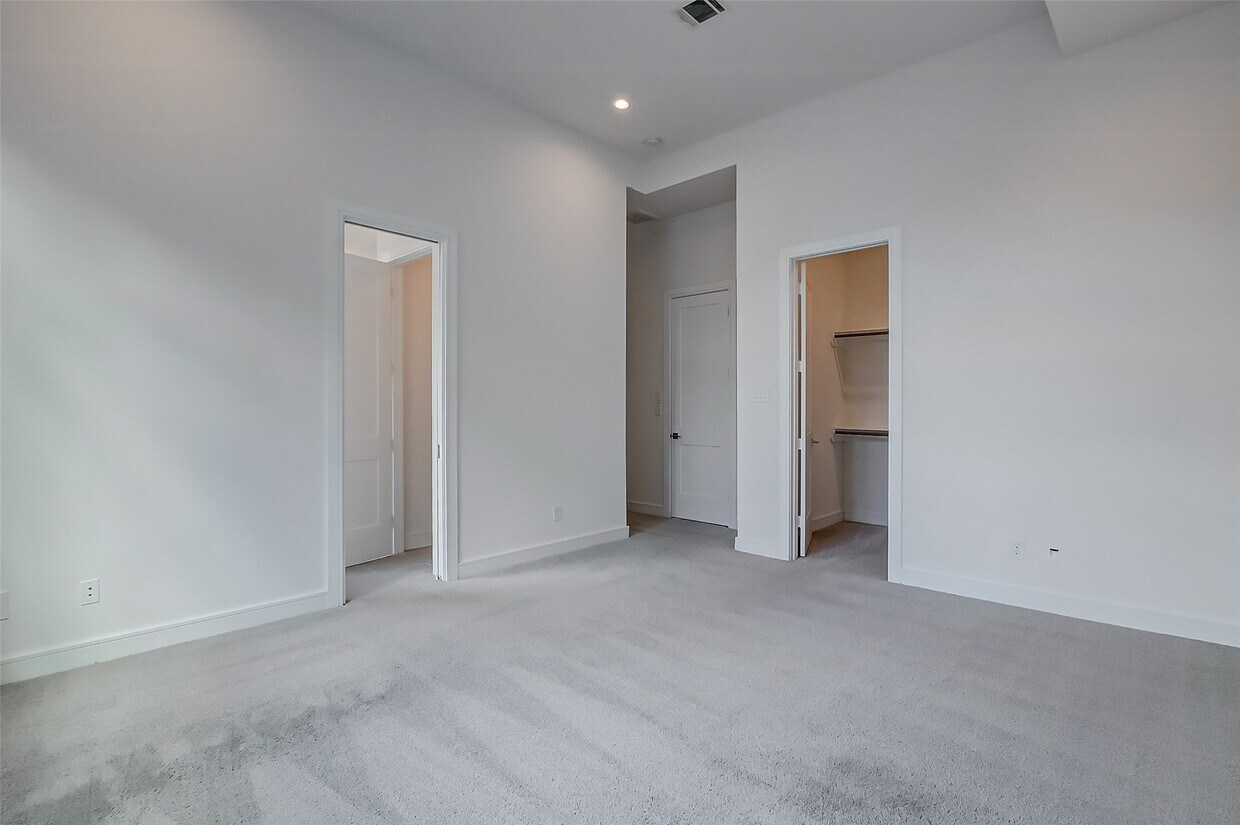 Foto del edificio - 8926 Spring Knoll Forest Dr