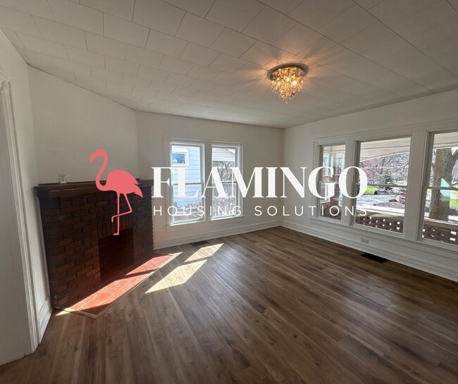 Foto del edificio - Newly Remodeled 3BR/2BA Home with Central Air & 2-Car Garage on Wayne Ave