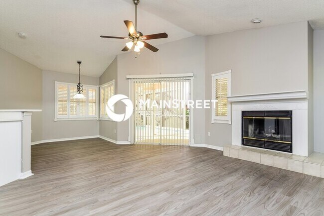 Foto del edificio - 3 Bedroom Pet-Friendly Home in Tarpon Spri...