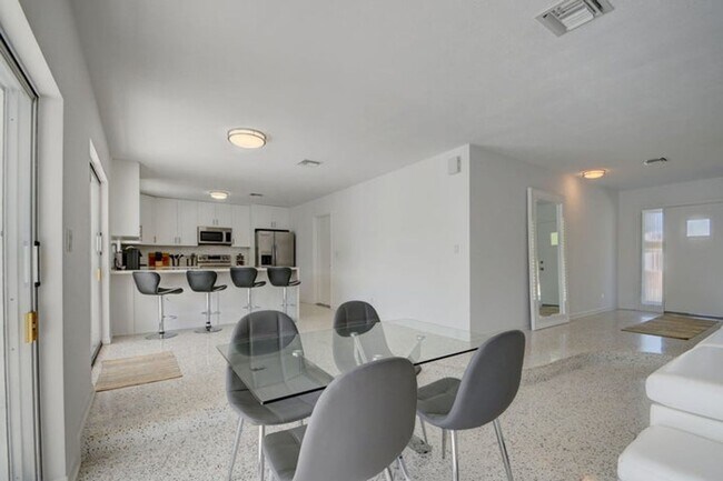 Foto del edificio - 1171 Bimini Ln