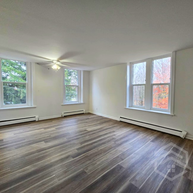 Photo du bâtiment - Updated 2-Bedroom in Norwich!!