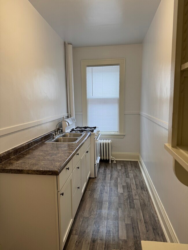 Cocina - 1786 Hennepin Ave S