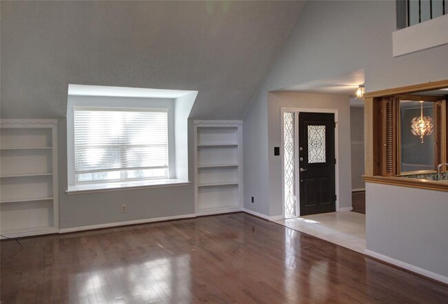 Building Photo - 10 Kings Row