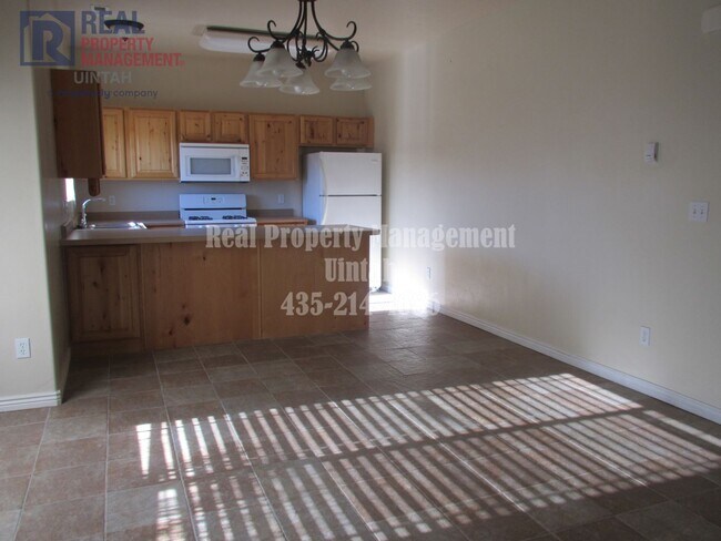Building Photo - 2 bedroom 2 bath all on one level