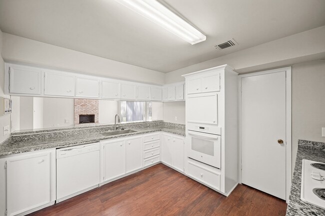 Building Photo - 6514 Winkleman Rd