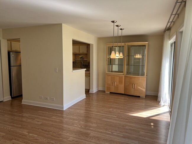 Building Photo - 309 Memory Ln