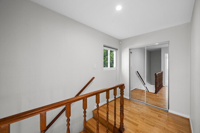 Foto del edificio - 939 S Ogden Dr