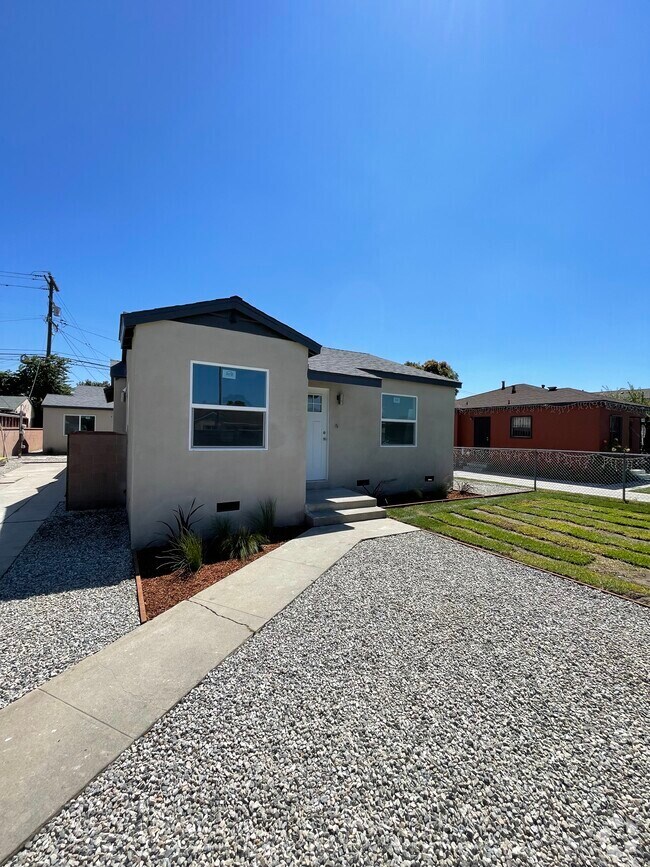 Loft Apartments For Rent in East Rancho Dominguez, CA 2 Rentals