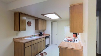 Cabernet Apartments photo'