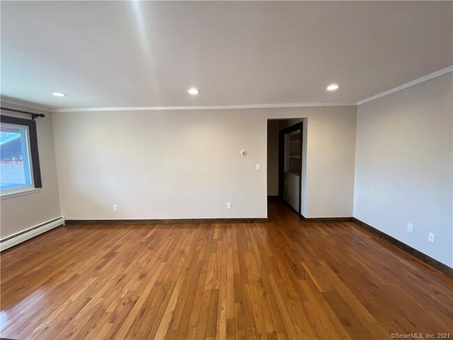 Building Photo - 333 Vincellette St