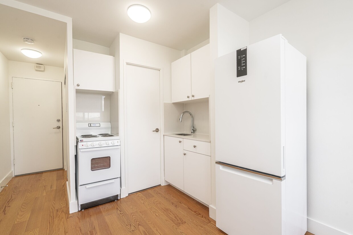 Primary Photo - 730 St Clarens Ave