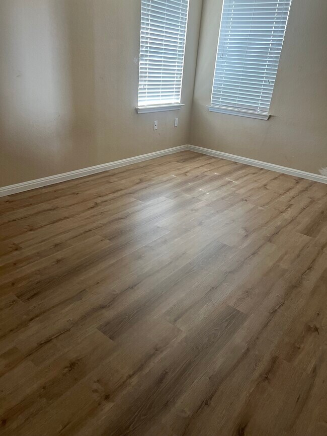 Foto del edificio - 1029 Britt Ln