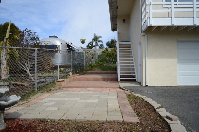 Home entrance - 1363 Hermes Ave