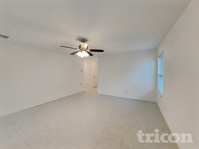 Foto del edificio - 812 Odlozil Ln