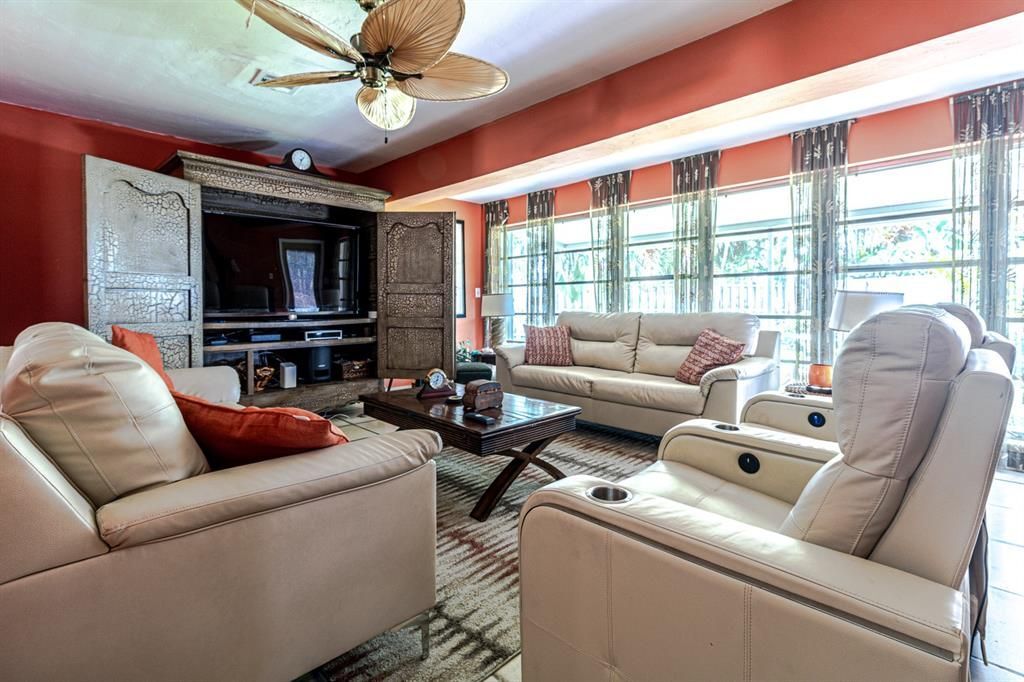 Foto principal - 1300 SE 7th Ct