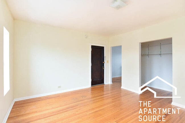 Foto del edificio - 2661 N Spaulding Ave