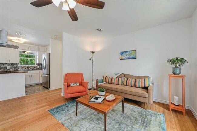 Building Photo - 4413 Russell Dr