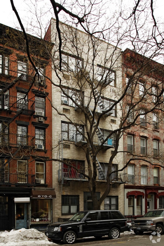 Building Photo - 227 E 5th St