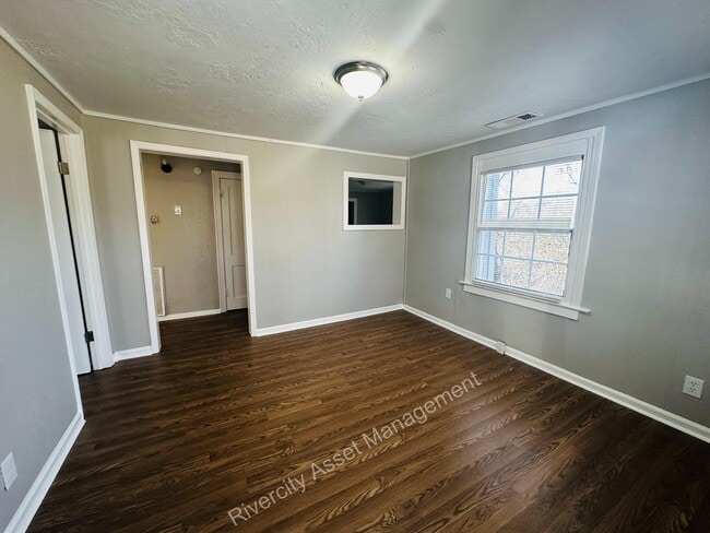 Photo - 1911 The Oaks Ave House