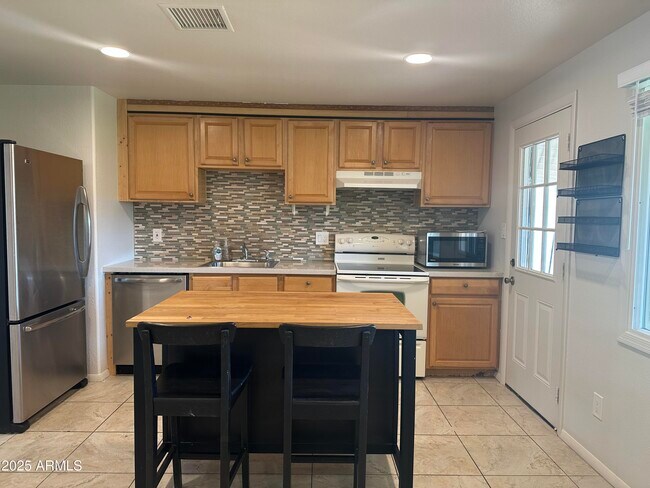 Foto del edificio - 4109 E Winchcomb Dr