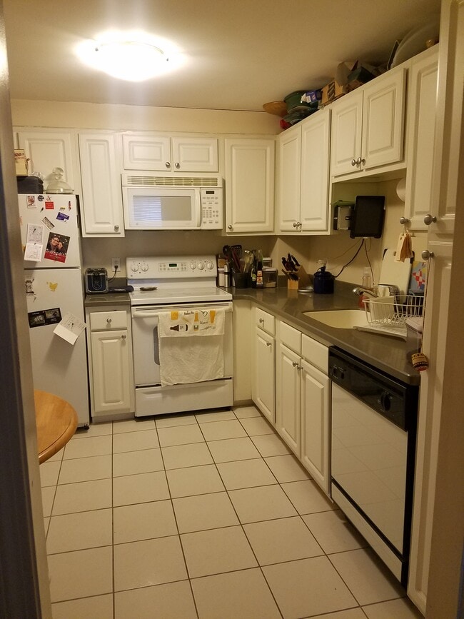 Building Photo - 329 Harvard St