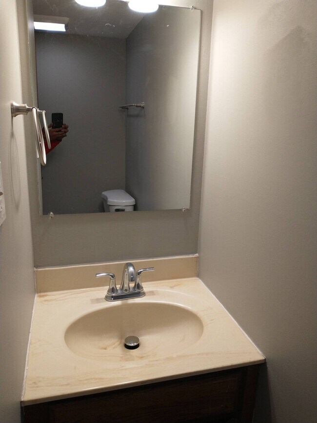 Foto del edificio - 485 Meadow Green Ln