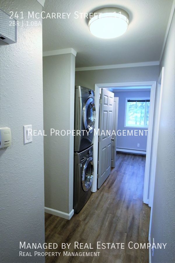 Foto del edificio - 241 McCarrey St