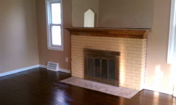 Building Photo - 15145 Sprenger Ave