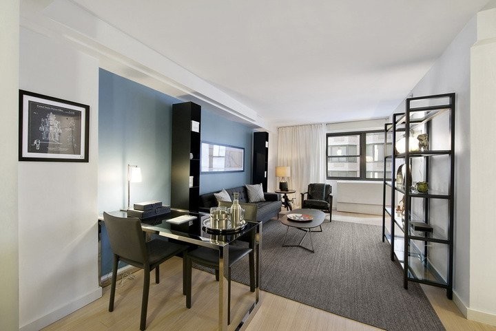 Primary Photo - 222 W 39th St