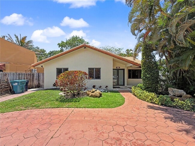 Building Photo - 6714 N Waterway Dr