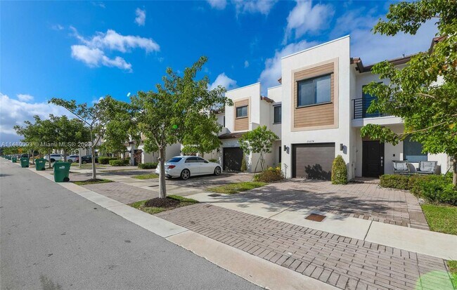 Foto del edificio - 20674 NE 2nd Ct