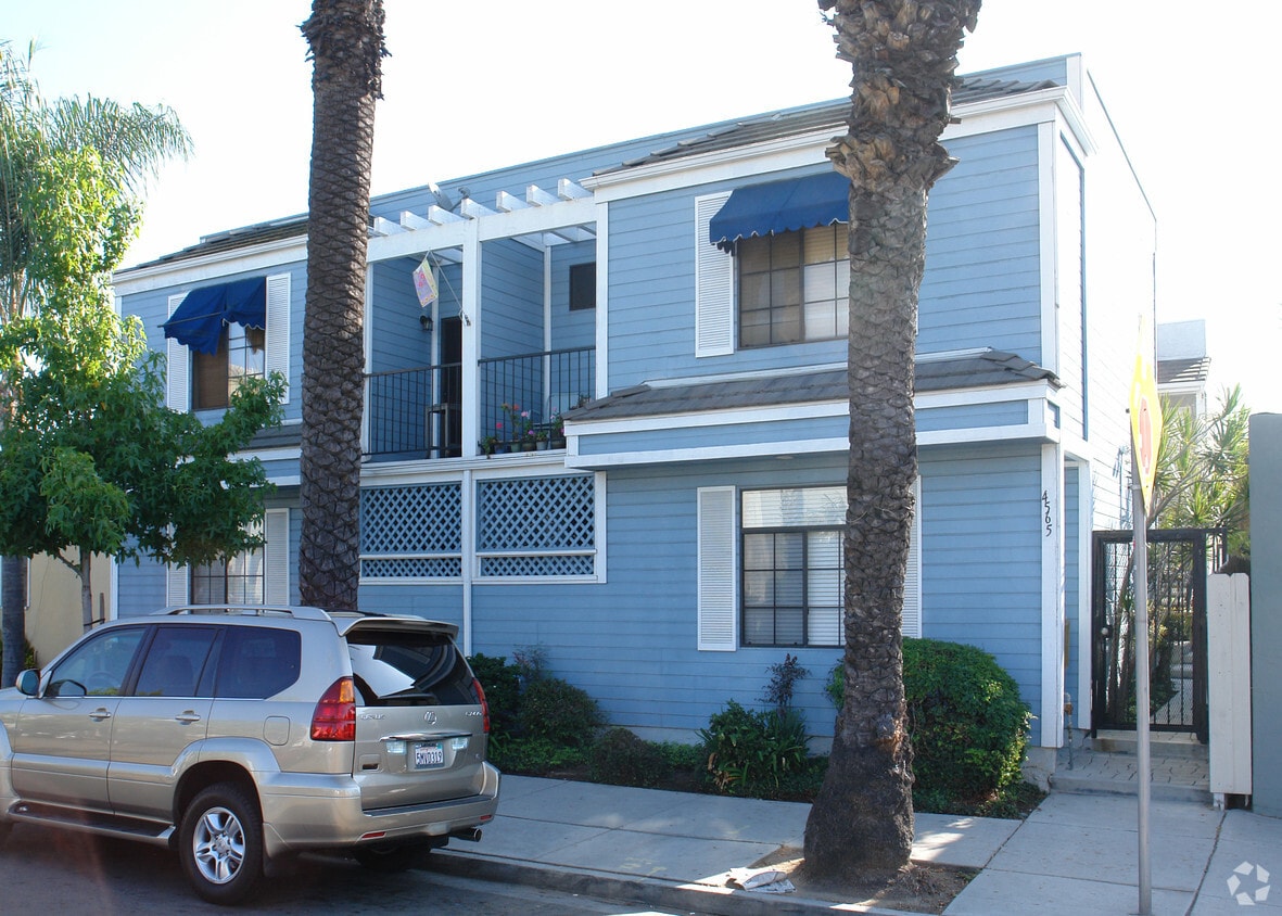 Building Photo - 4565-4571 Park Blvd
