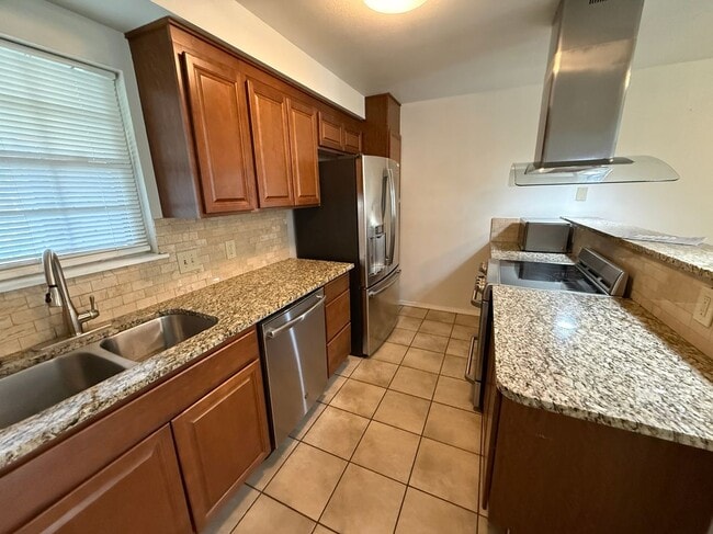 Building Photo - 2207 Lotus Blossom St