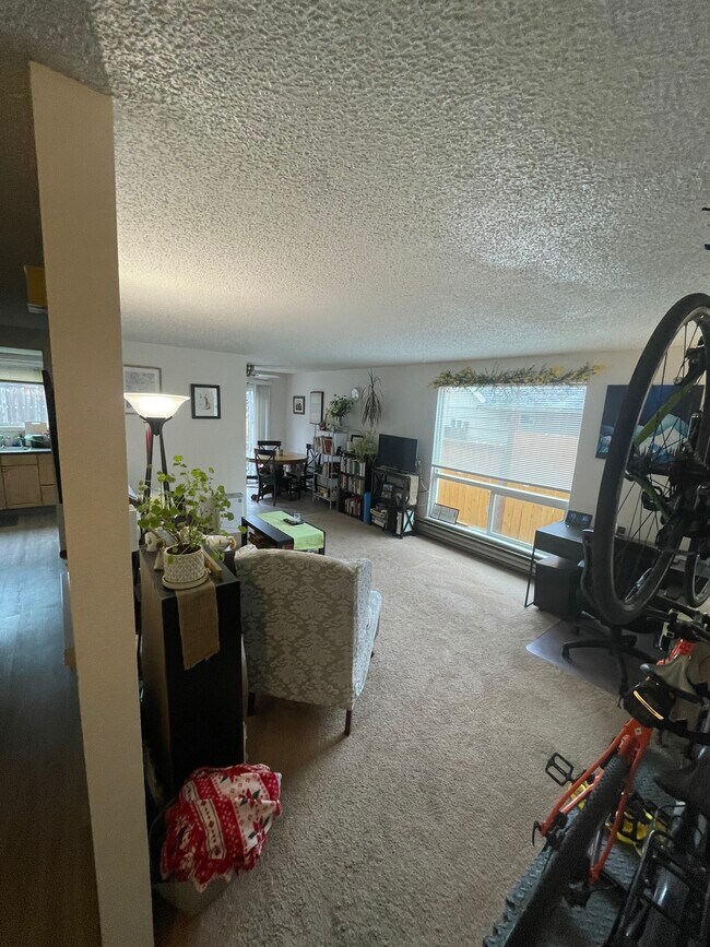 Foto del edificio - 9726 Ashworth Ave N