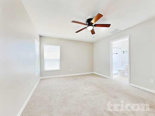 Building Photo - 10109 37th Ct E