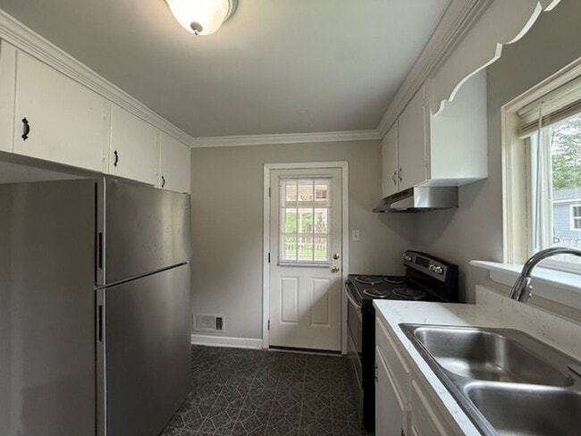 Building Photo - Right Around the Corner, Near Everywhere Y...