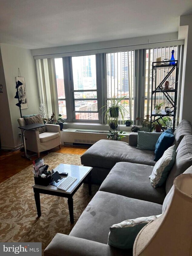 22430 W Rittenhouse Square Unit 1101, Philadelphia, PA 19103 Room