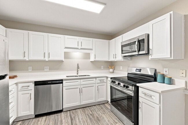 Building Photo - Twin Oaks