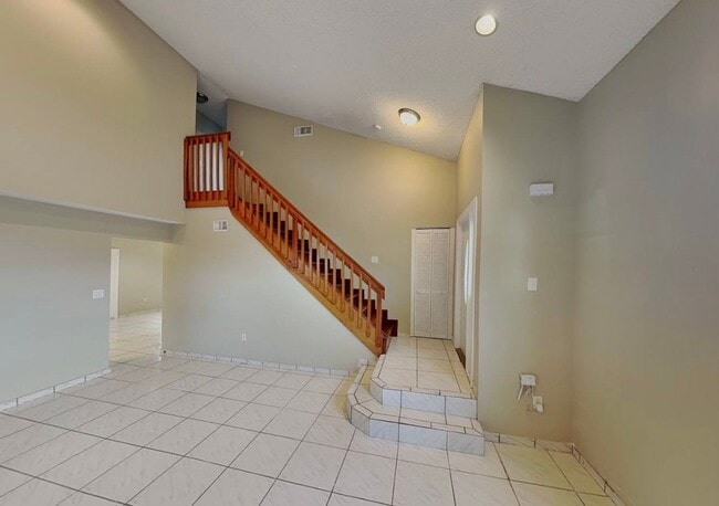 Building Photo - 8214 NW 192nd Terrace