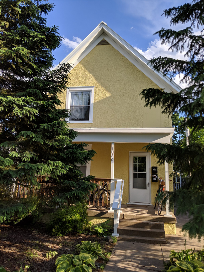 Building Photo - 1020 19th Ave NE