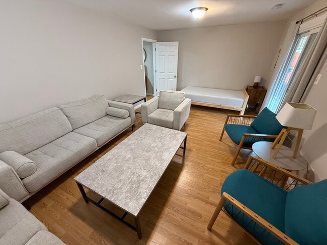 Building Photo - 9 Prairie Landing Ct