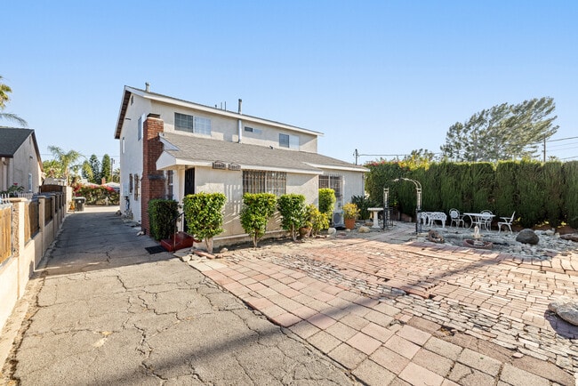 Building Photo - 11840 Archwood St