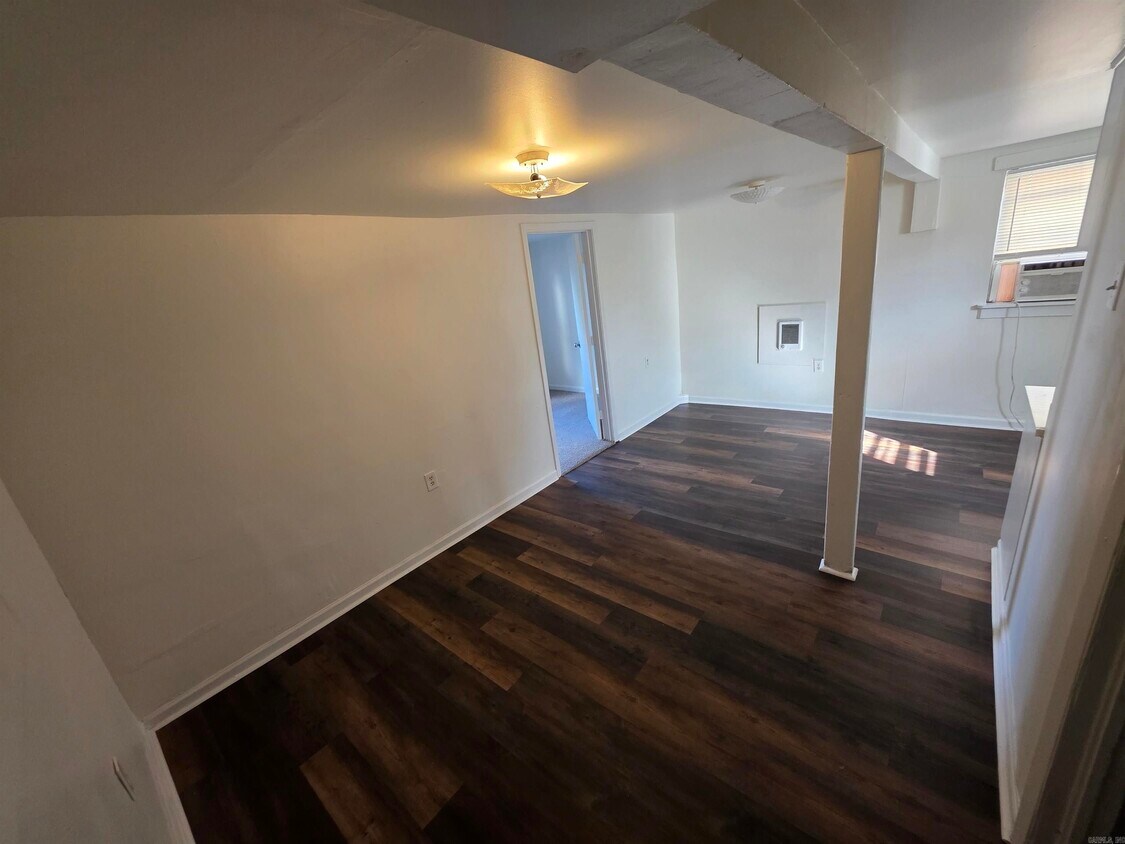 Foto principal - 916 N Poplar St