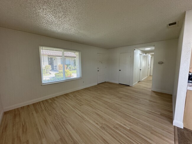 Foto del edificio - 12635 Franklin Ct