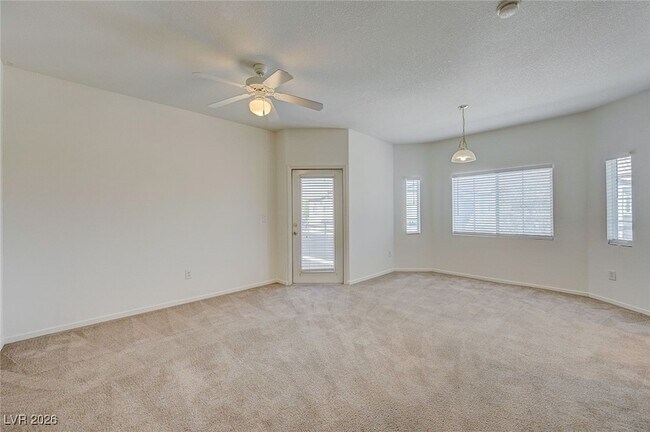 Foto del edificio - 6160 Rumrill St